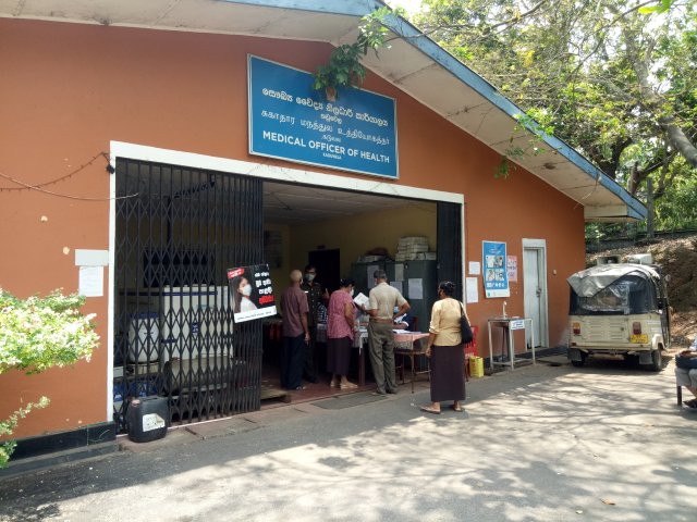 Giving Covid-19 Vaccine( කොවිඩ් 19 මර්දන එන්නත ලබා දීම)